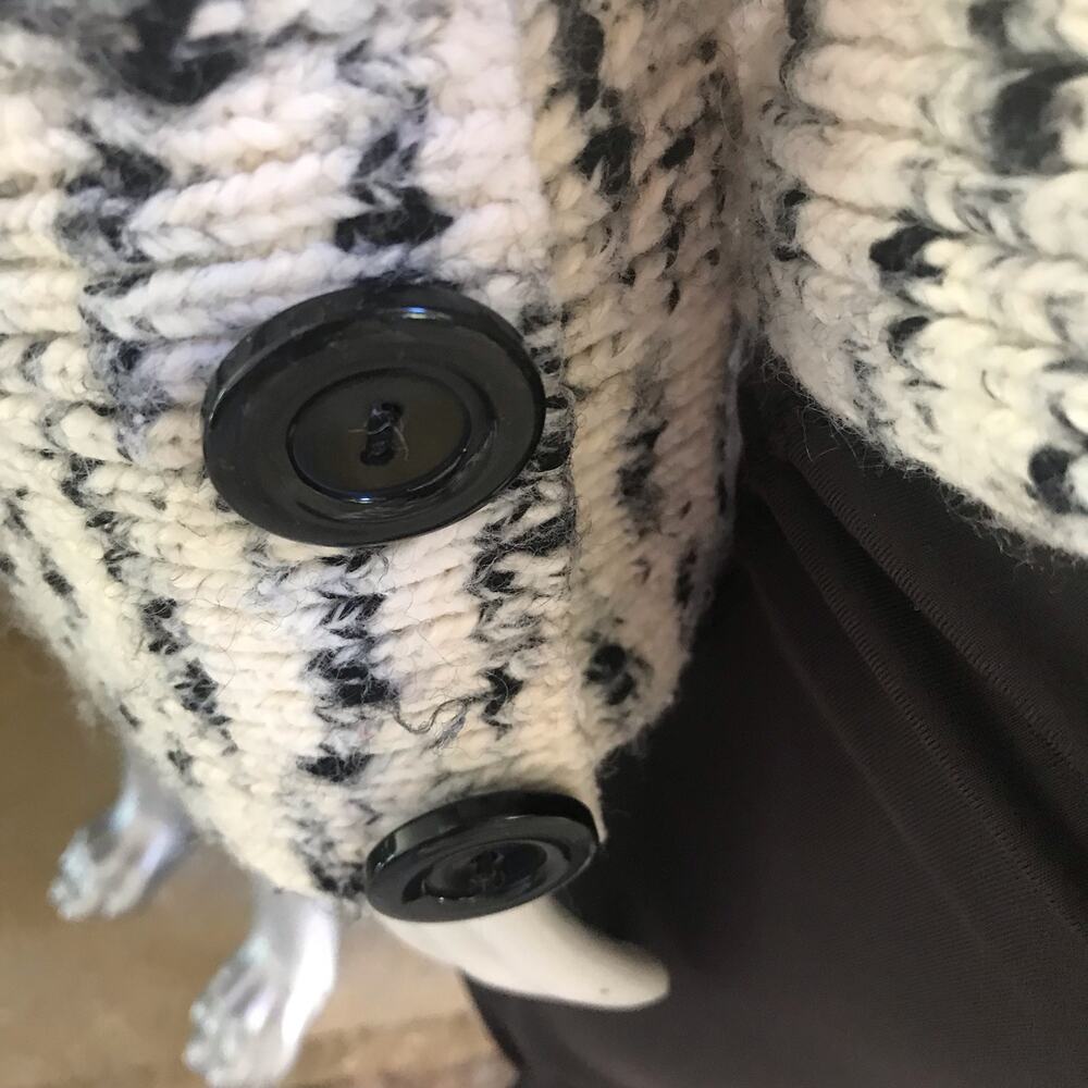 Nine West Acrylic Wool Black Cream Sweater with Buttoned Sleeves Women's Size M - Picture 6 of 7